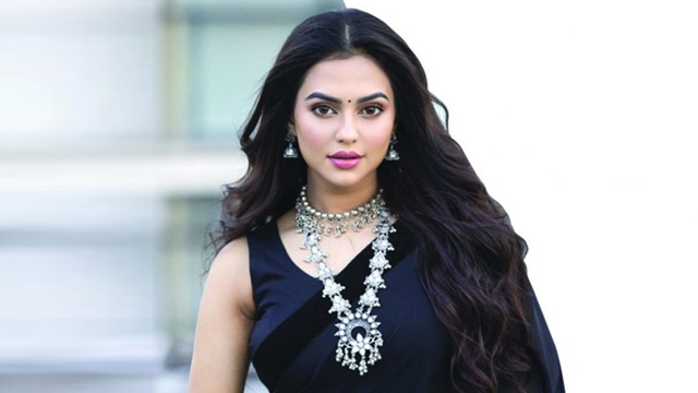 ‘মুজিব’ সিনেমা নিয়ে মুখ খুললেন নুসরাত ফারিয়া